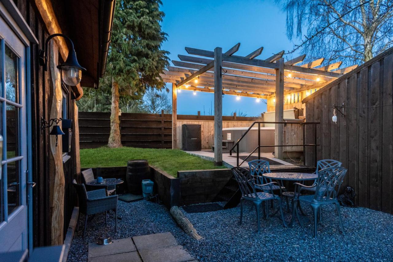 Rowanlea Lodge With Hot Tub Marykirk Buitenkant foto